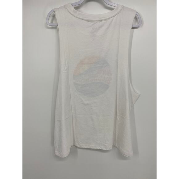 Ivory Ella Save the Elephants Womens White Tank Top Shirt NEW Size Medium - Picture 9 of 9